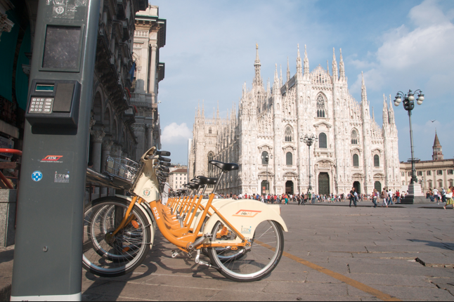 Mobilità sostenibile: Milano prima città al mondo con bike sharing integrato